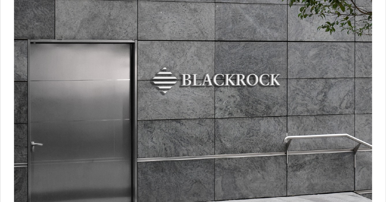 BlackRock clients sell $55M in Bitcoin amid volatile fund flows in 2026