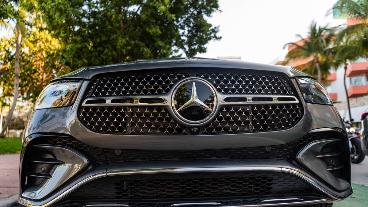 Mercedes won't give up its U.S. business without a fight