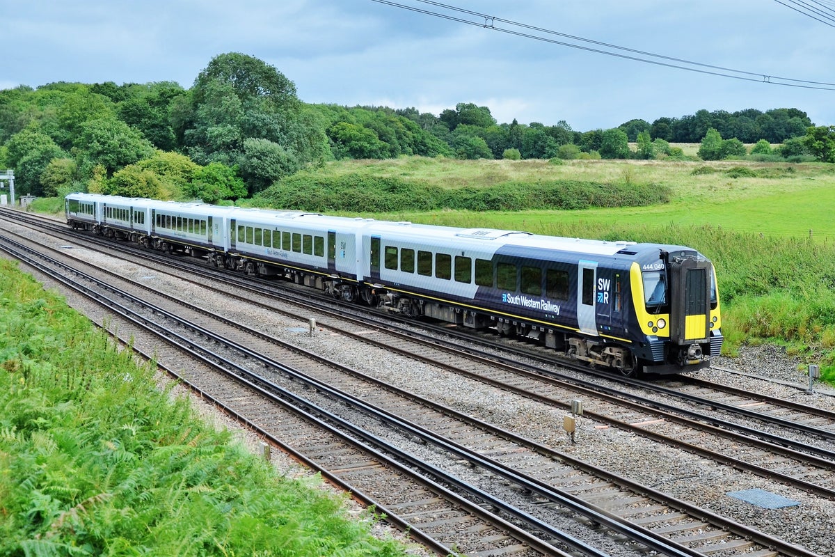 More rail services in England set to slow as heatwave shrinks soil