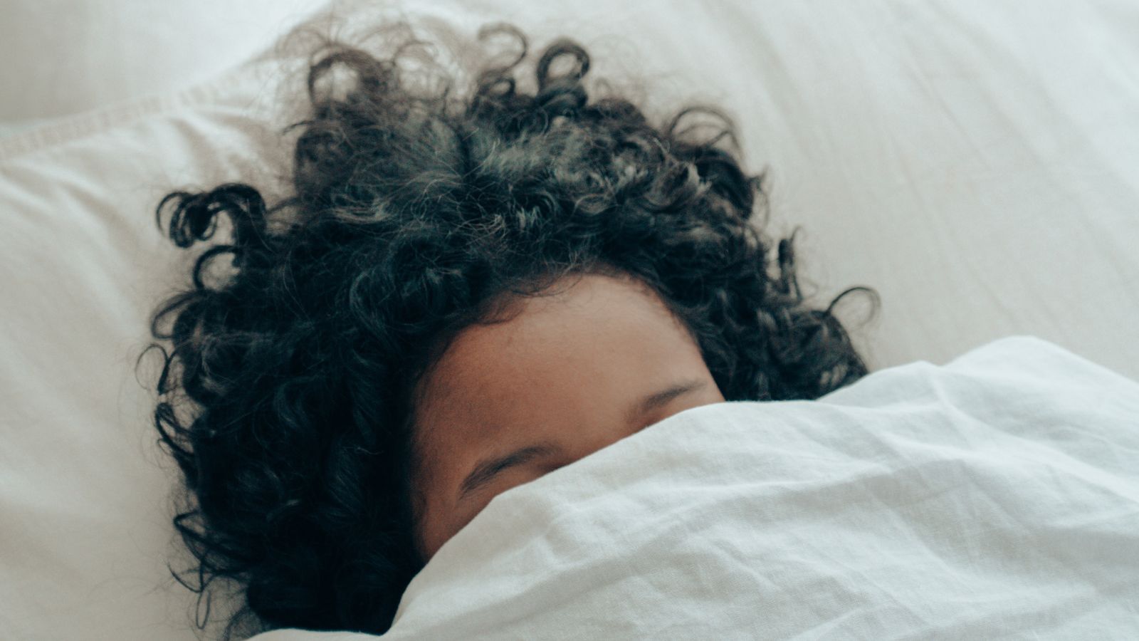 5 signs you may not be getting enough sleep