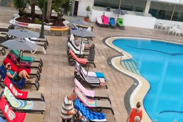 Sunbed wars erupt as Brits battle it out - but efforts turn out to be 'pointless'