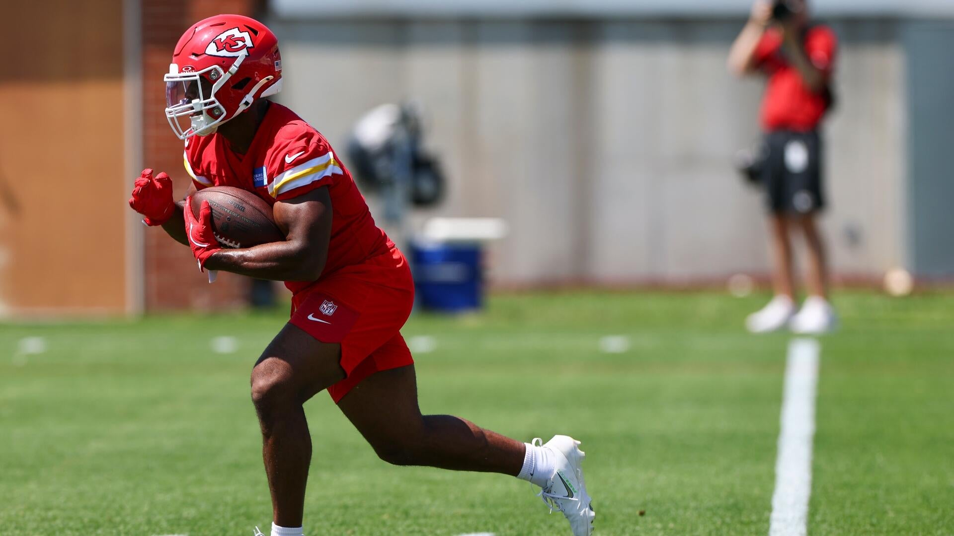 Fantasy football rankings 2026: Sleepers, breakouts, busts per simulation that predicted Daniel Jones' season