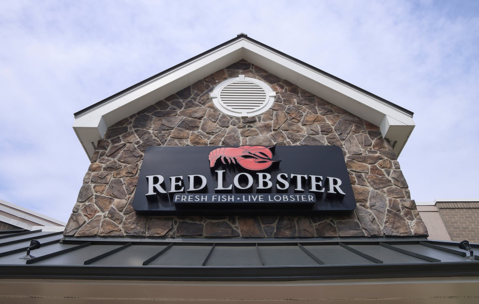 Red Lobster in central Pa. reopens following renovations