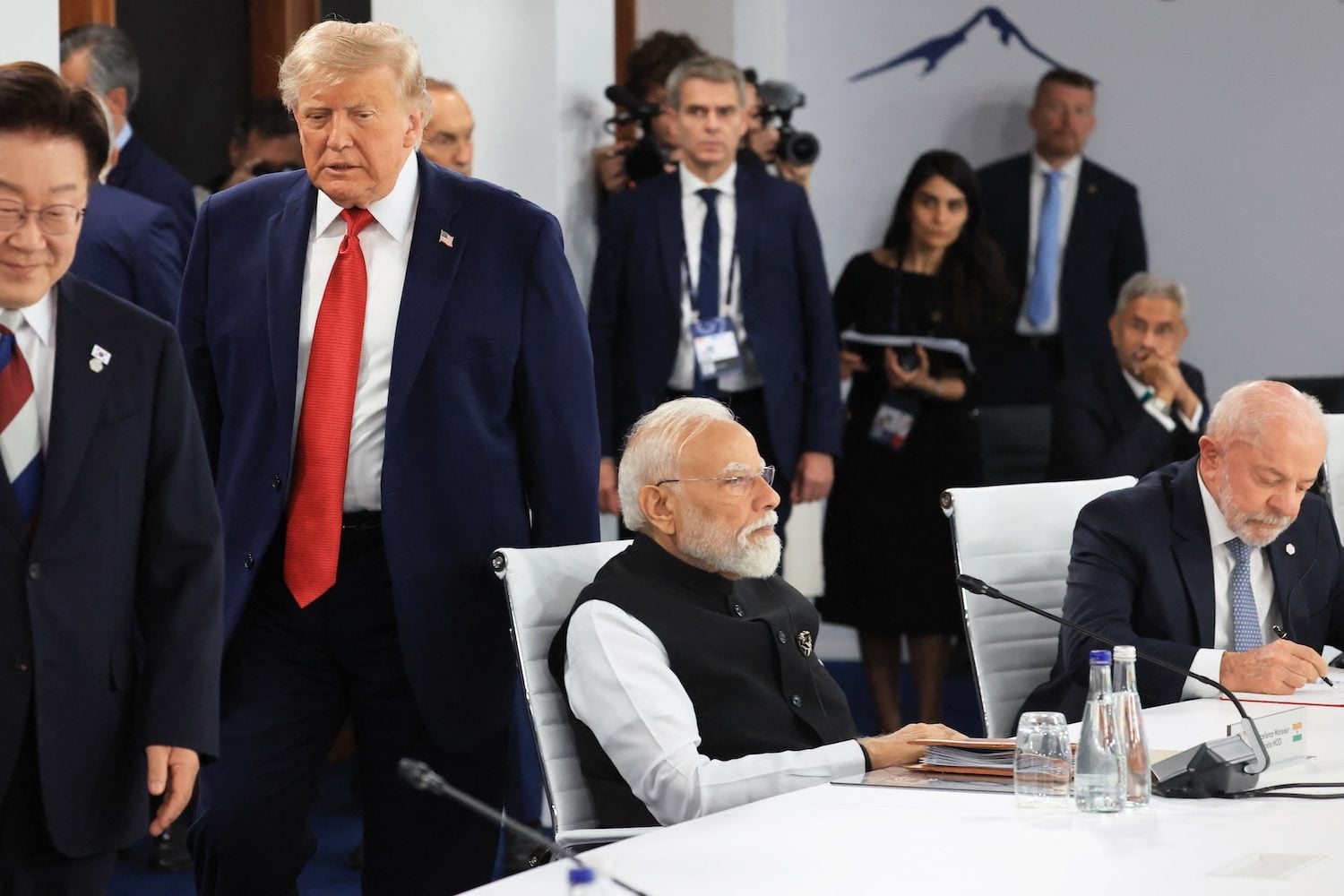 Coming to Terms With Middle-Power Populism