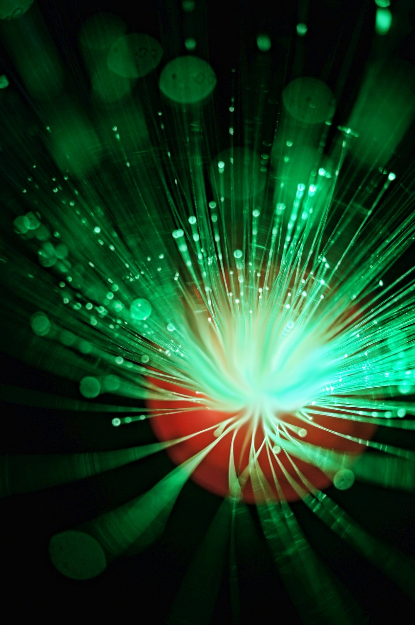 Corning (GLW) Crashed 20% Despite 32% Optical Growth. Should Coherent (COHR) Investors Worry?