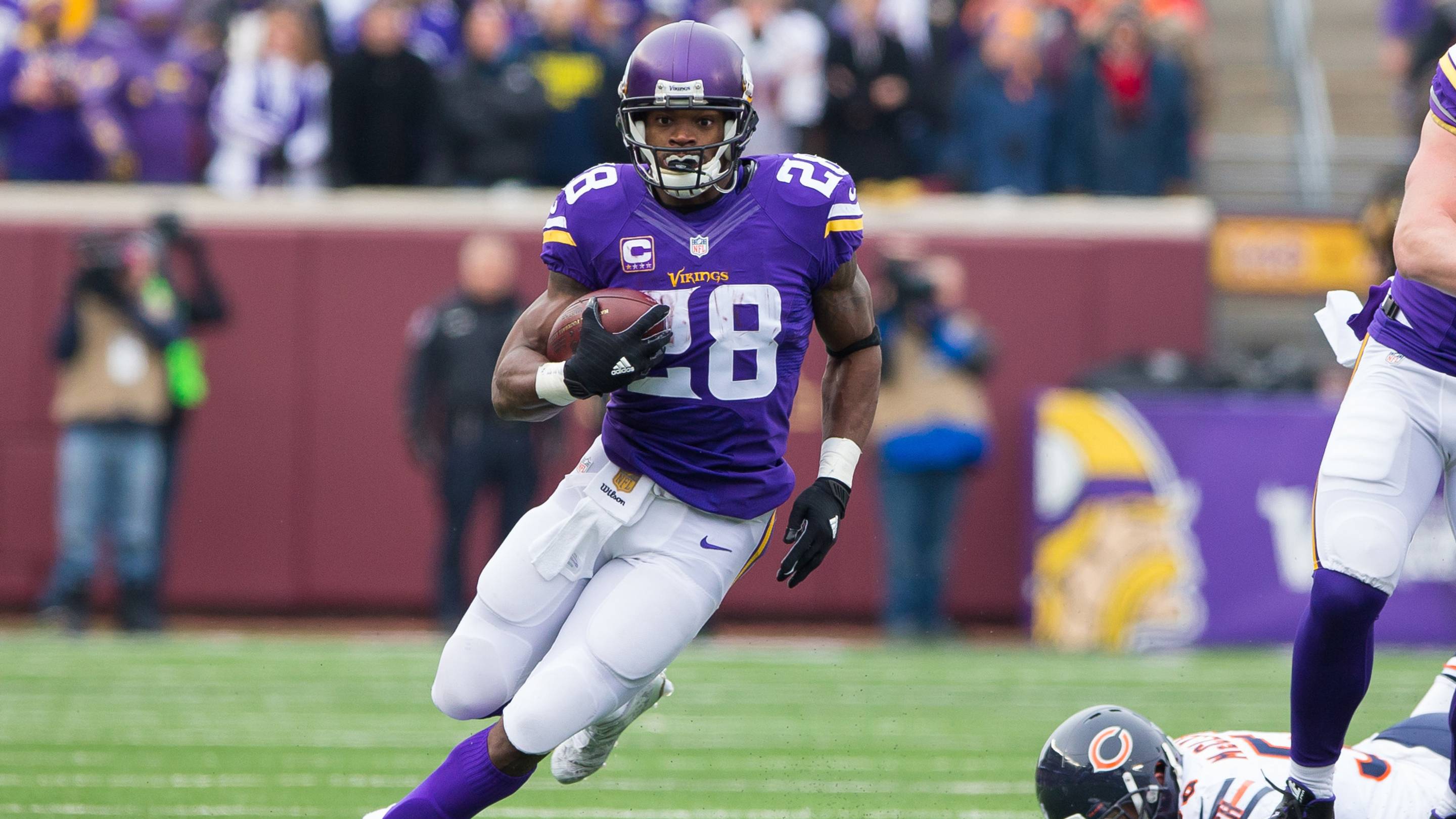 Adrian Peterson’s Vikings Legacy Cemented: Legend to Receive Team’s Highest Honor in Primetime