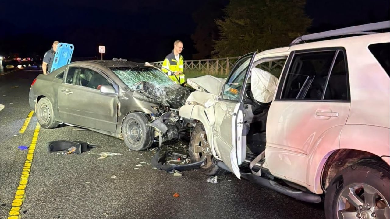2 seriously hurt in Huntersville head-on collision