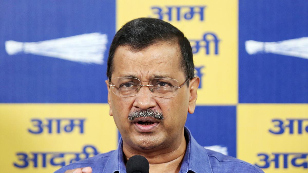 Centre ‘coercing’ vehicle manufacturers into silence on E20 issue: Kejriwal