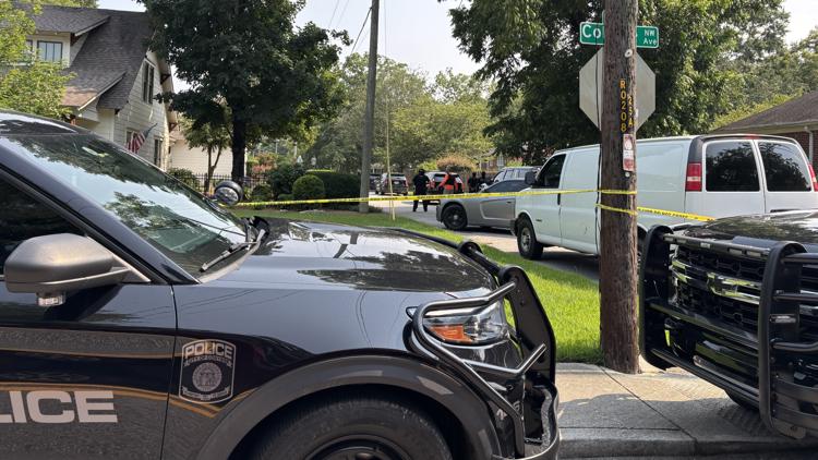 Barricaded suspect leads to standoff in Conyers, police say