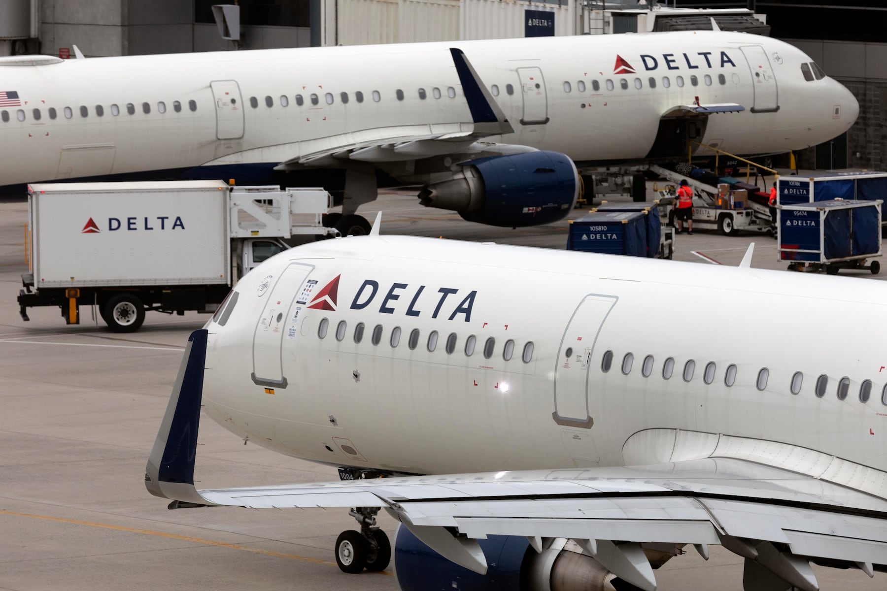 Delta flight from Pa. airport has near collision with plane in Atlanta