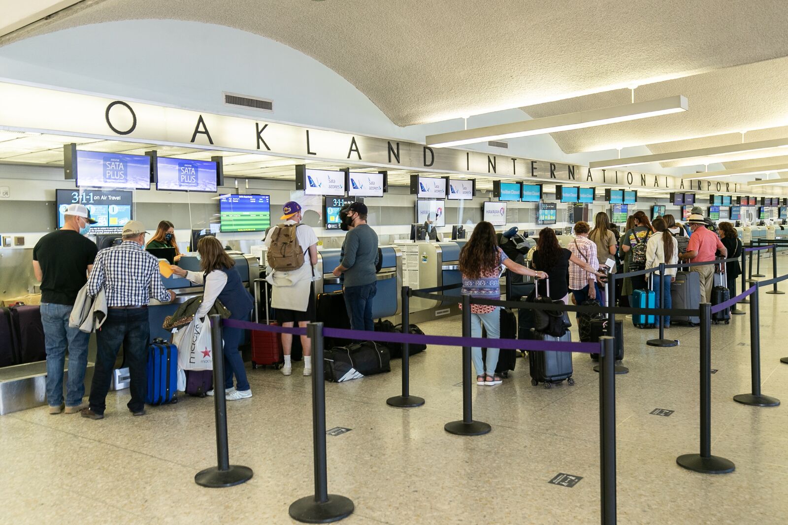 Bay Area immigrants warn noncitizens to avoid air travel after ICE arrests