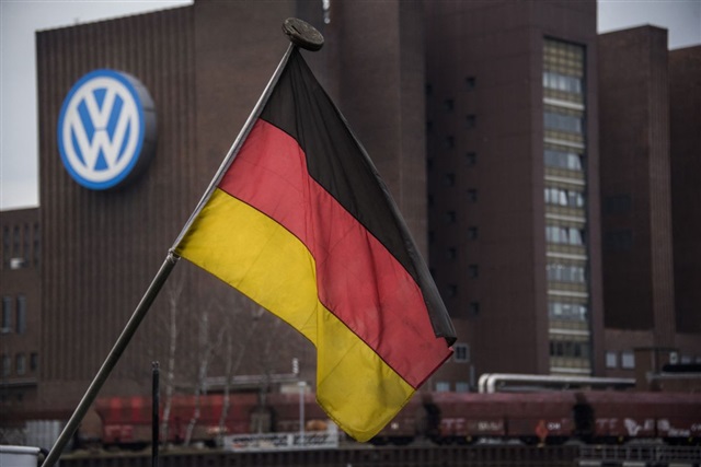 Volkswagen backs EU tariffs on Chinese PHEVs as market pressure builds