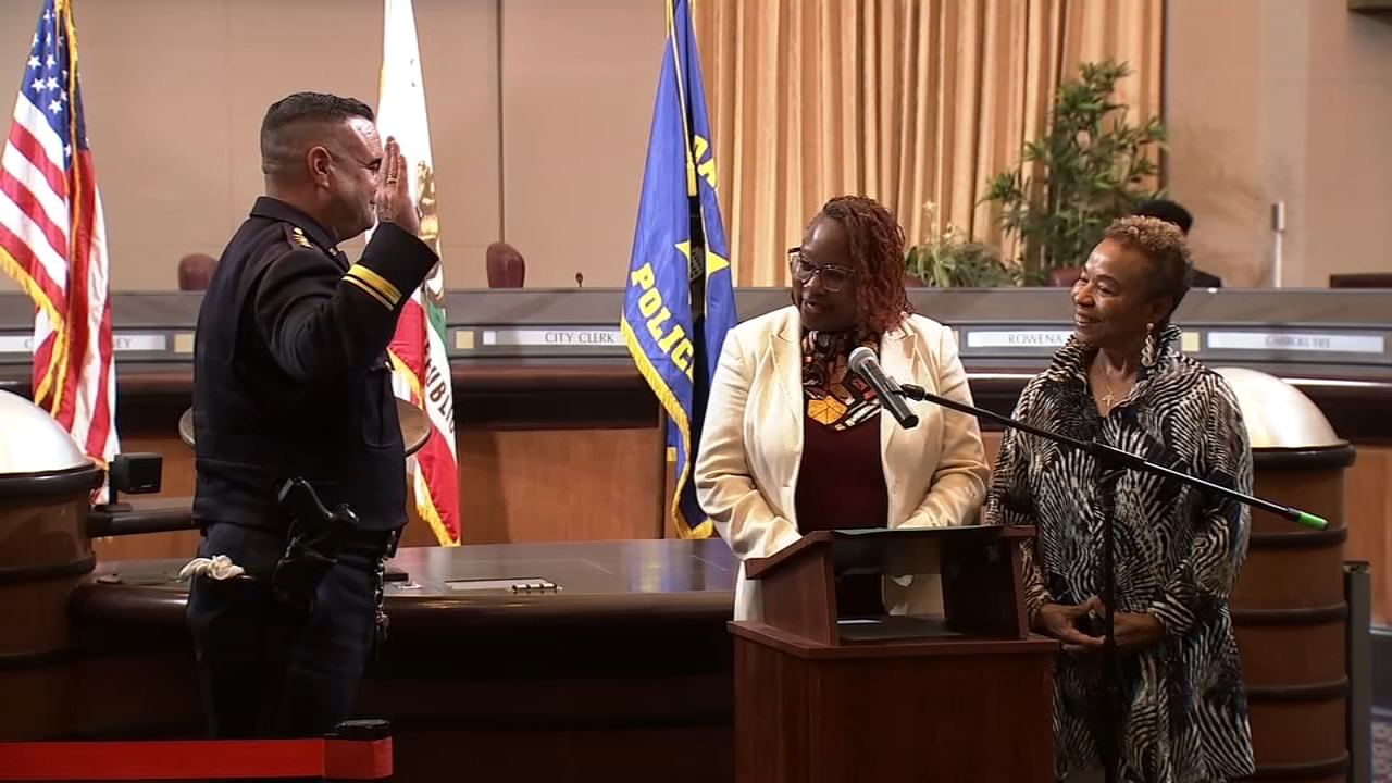Oakland Mayor Barbara Lee swears in James Beere as city's new official police chief
