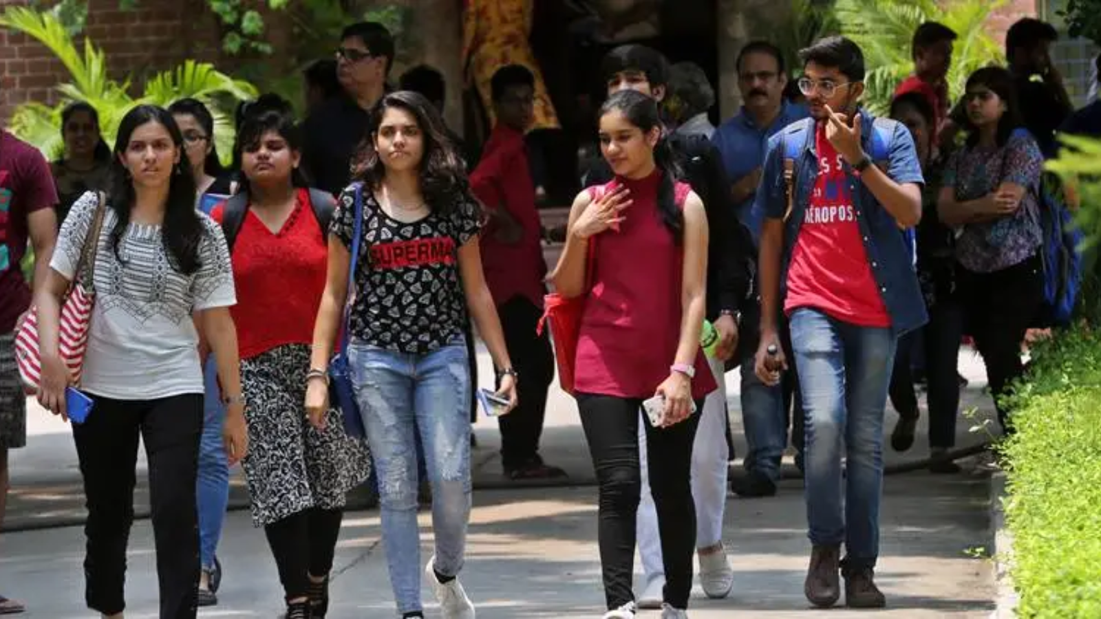 DU UG Admissions 2026: Over 71,000 admissions confirmed; Round 3, mid-entry schedule announced
