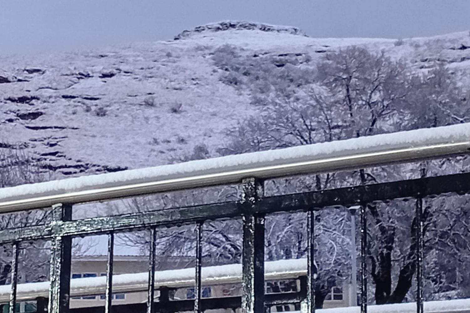 Heavy snowfall forces closure of SA-Lesotho border crossing