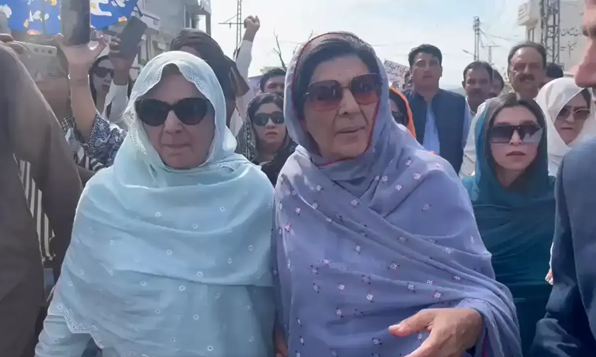 LHC grants Imran's sister Noreen Niazi protective bail in Peca case