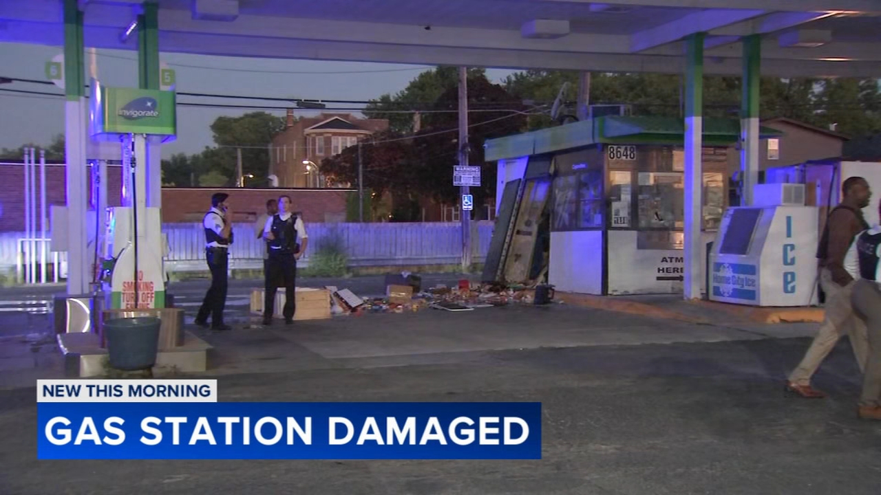 South Side gas station damaged in attempted crash-and-grab, Chicago police say