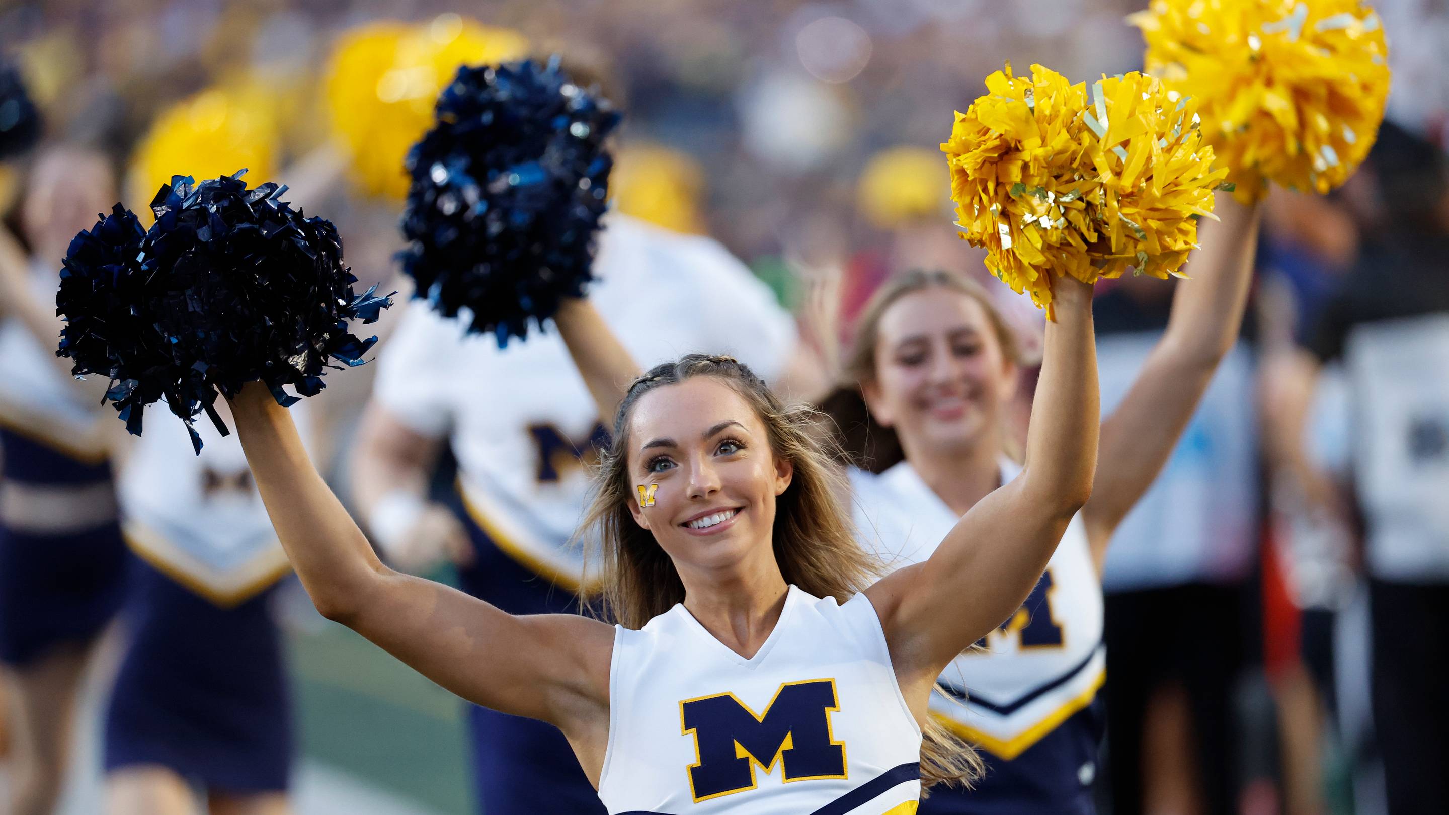 College Football's No. 1 Uncommitted Recruit Sweepstakes Down to Two National Powers