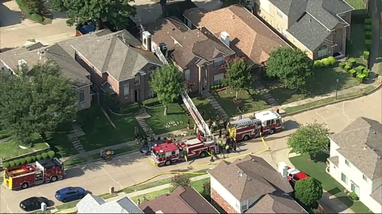 Pair of homes catch fire in Carrollton