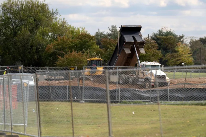 Raskin pushes for details about Potomac golf course renovation as cost estimate remains elusive