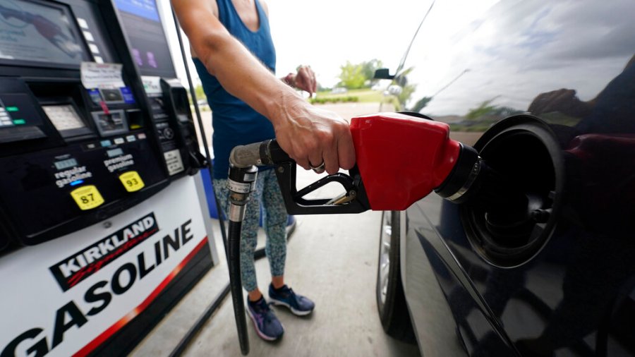 AAA Texas: Gas prices fall across Texas as statewide average drops to $3.64 per gallon