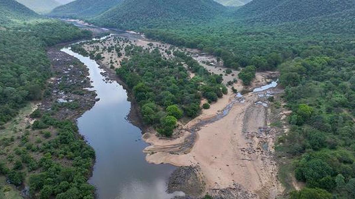 Centre sticks to its stand on the Mekedatu dam project, reiterates its reply in the Lok Sabha too