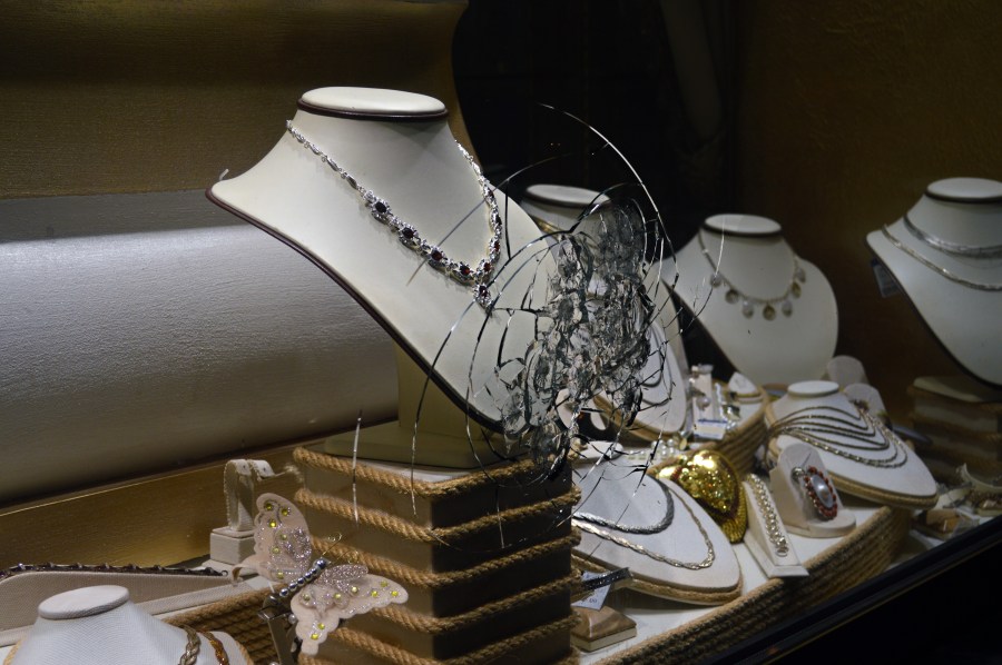 Watches, rings and firearms taken from NW Charlotte jewelry store: CMPD
