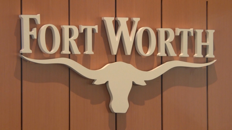 At least 150 people evacuated after gas line struck in Fort Worth, officials say