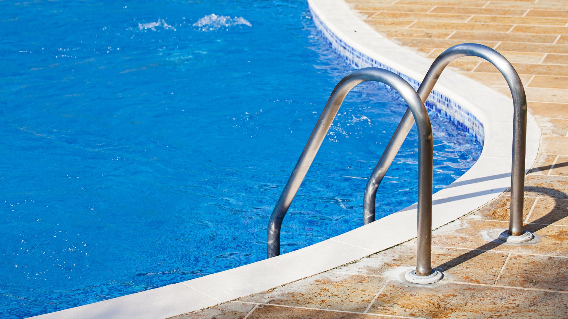 3-year-old boy found not breathing after being pulled from pool near Mesa
