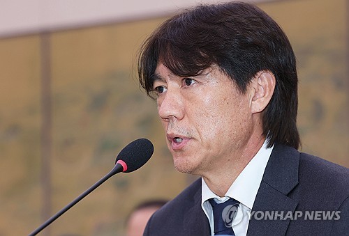 Former nat'l football head coach takes shot at critics