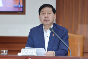Gov't to take 'timely' measures against market volatility: finance minister