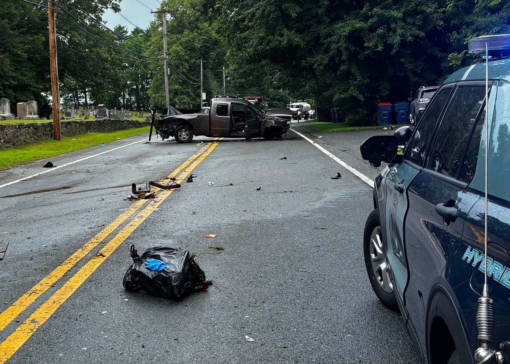 2 seriously injured in car crash in Mass. town
