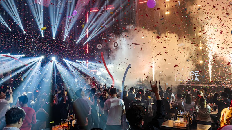 Ferraris, nightclubs and caviar: How the elite party as war grinds on