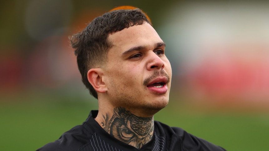 Magpies coach throws support behind Bobby Hill as star exits