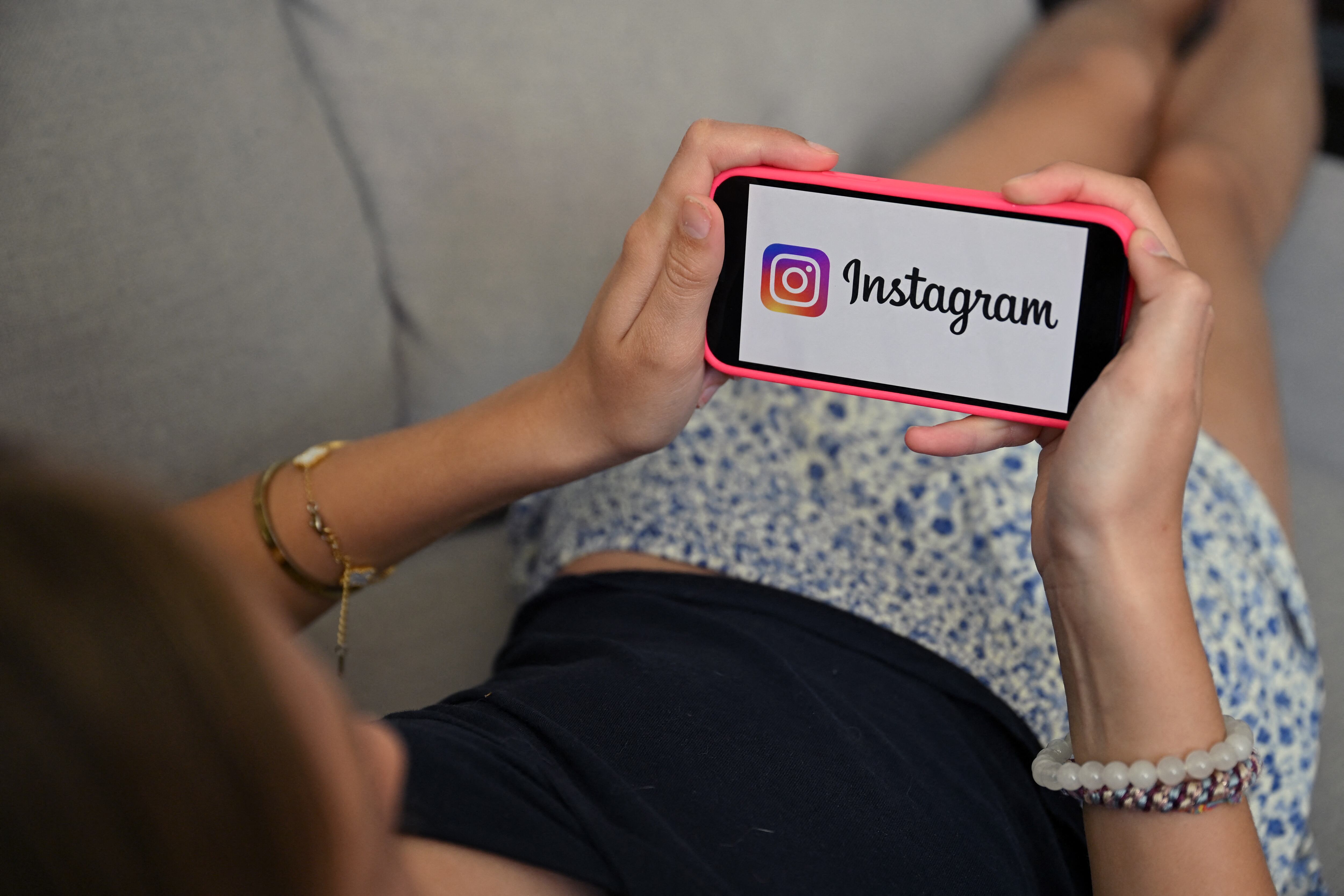 Should society treat social media use like other addictions?