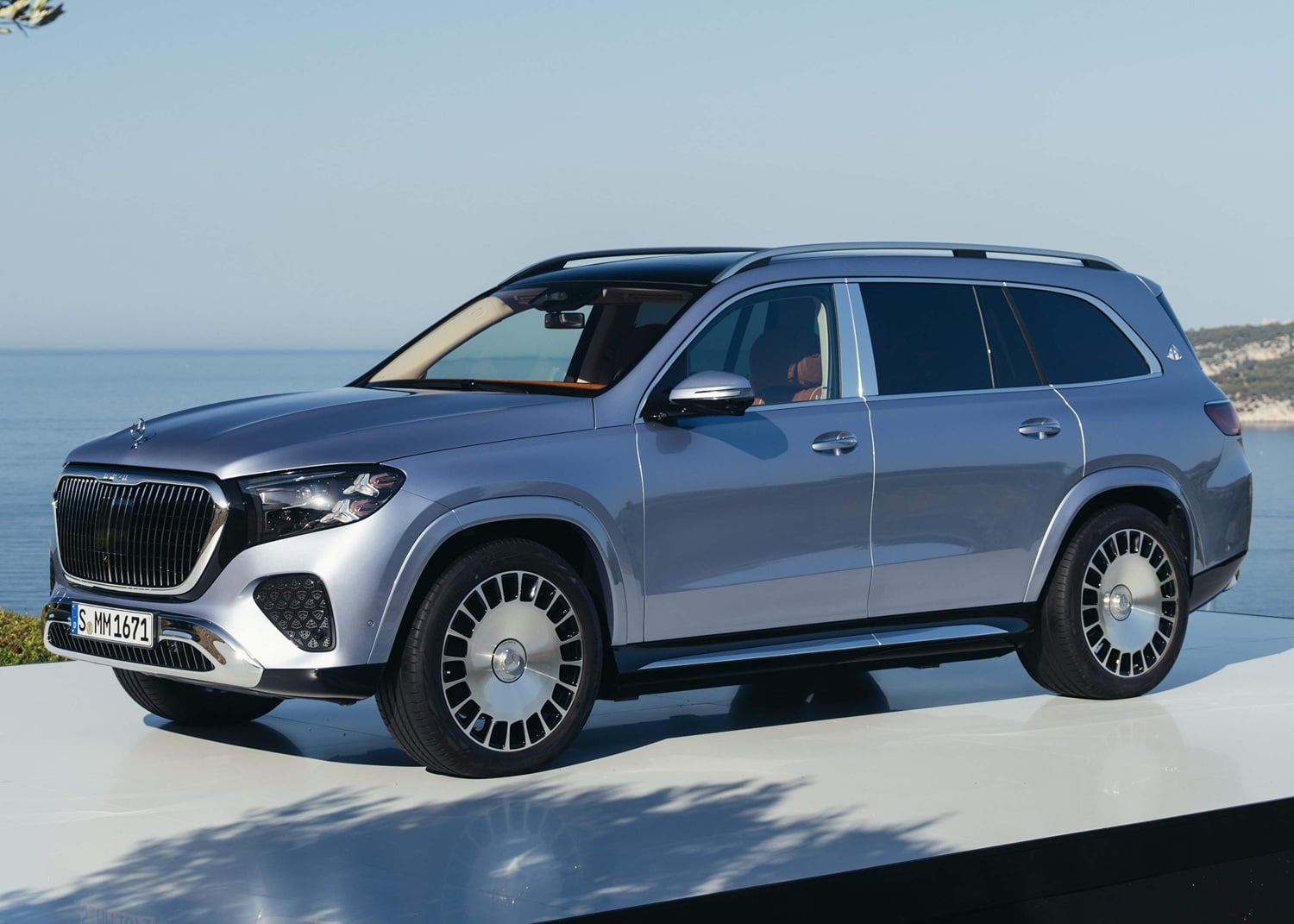Range update complete as Mercedes-Benz debuts facelifted Maybach GLS 680