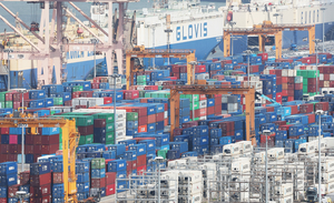 Korea's industrial output posts biggest gain in 6 years on autos, chips