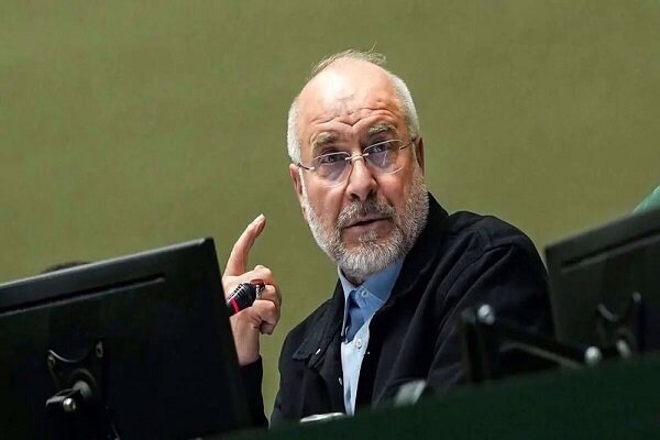 Iran warns US to "pay heavy price" for killing civilians