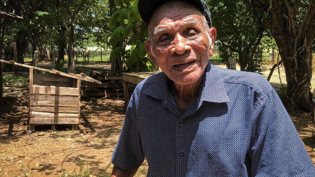 Meet José Flores, 119, who still walks, smiles and eats well