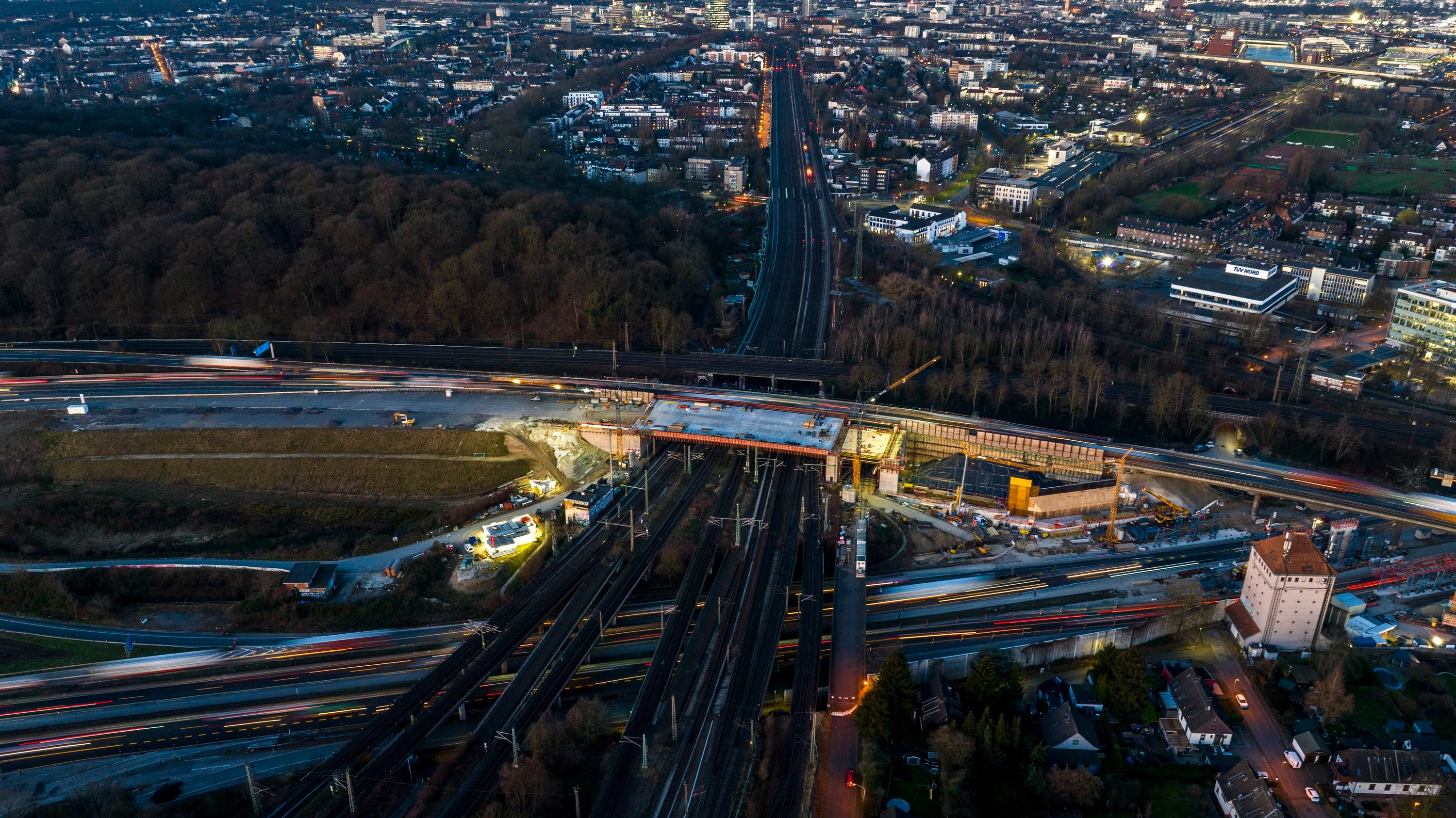 Einspruch Exklusiv: Droht dem Infrastruktur-Sondervermögen Ärger in Karlsruhe?