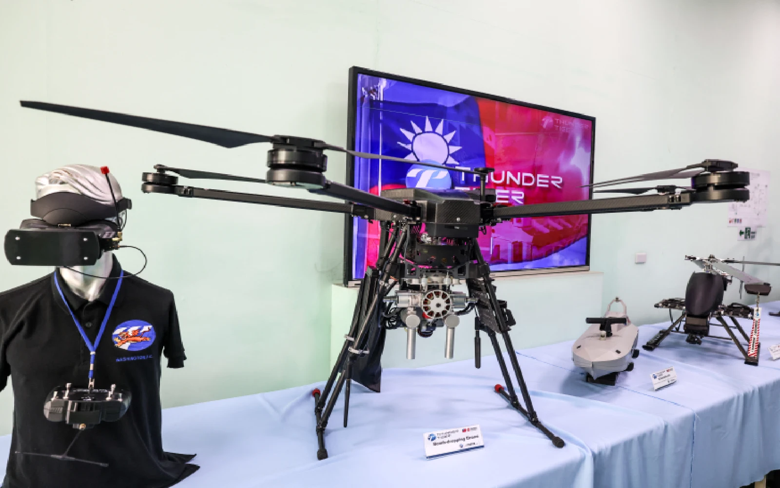 US lawmaker calls on Taiwan to approve drone spending