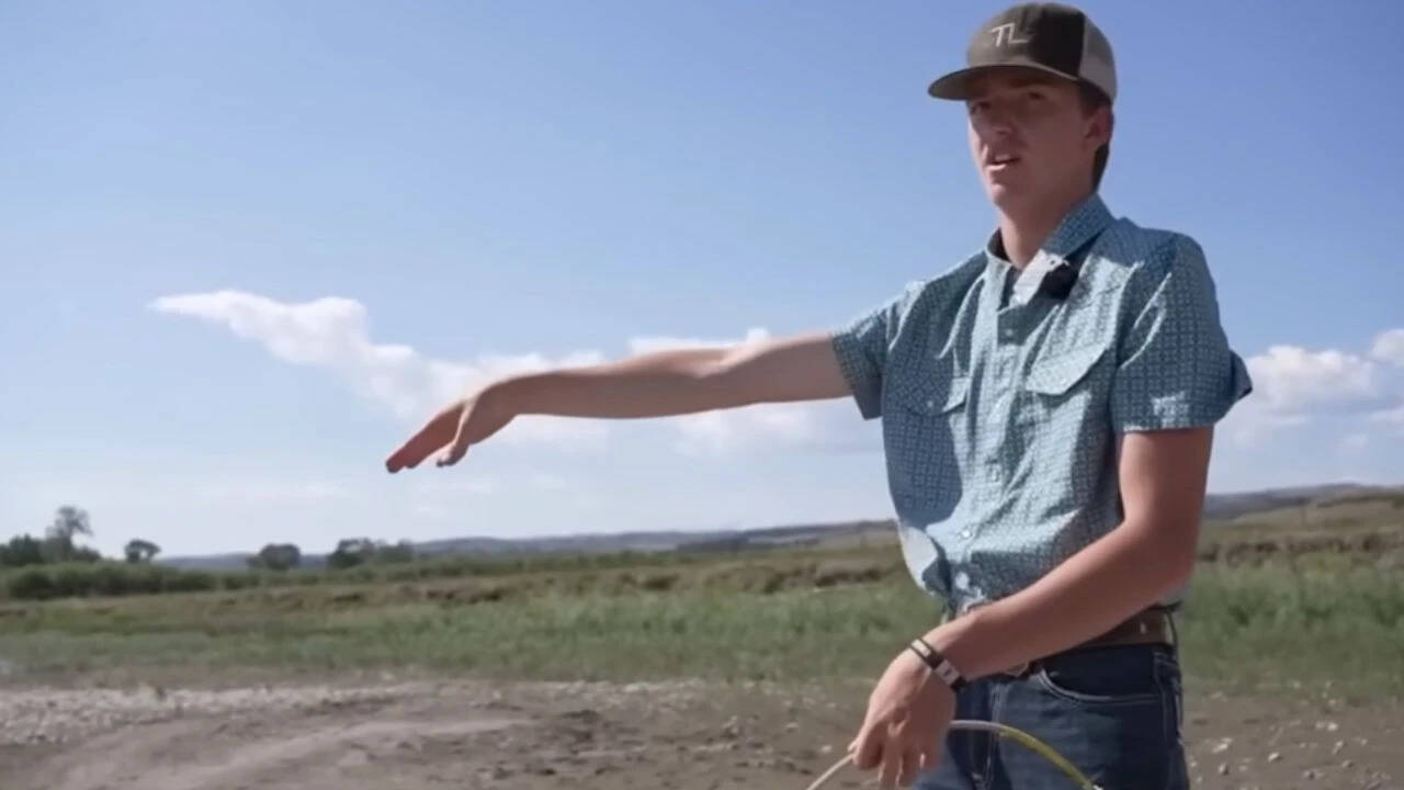 Montana boy, 14, uses rodeo lasso to save drowning man
