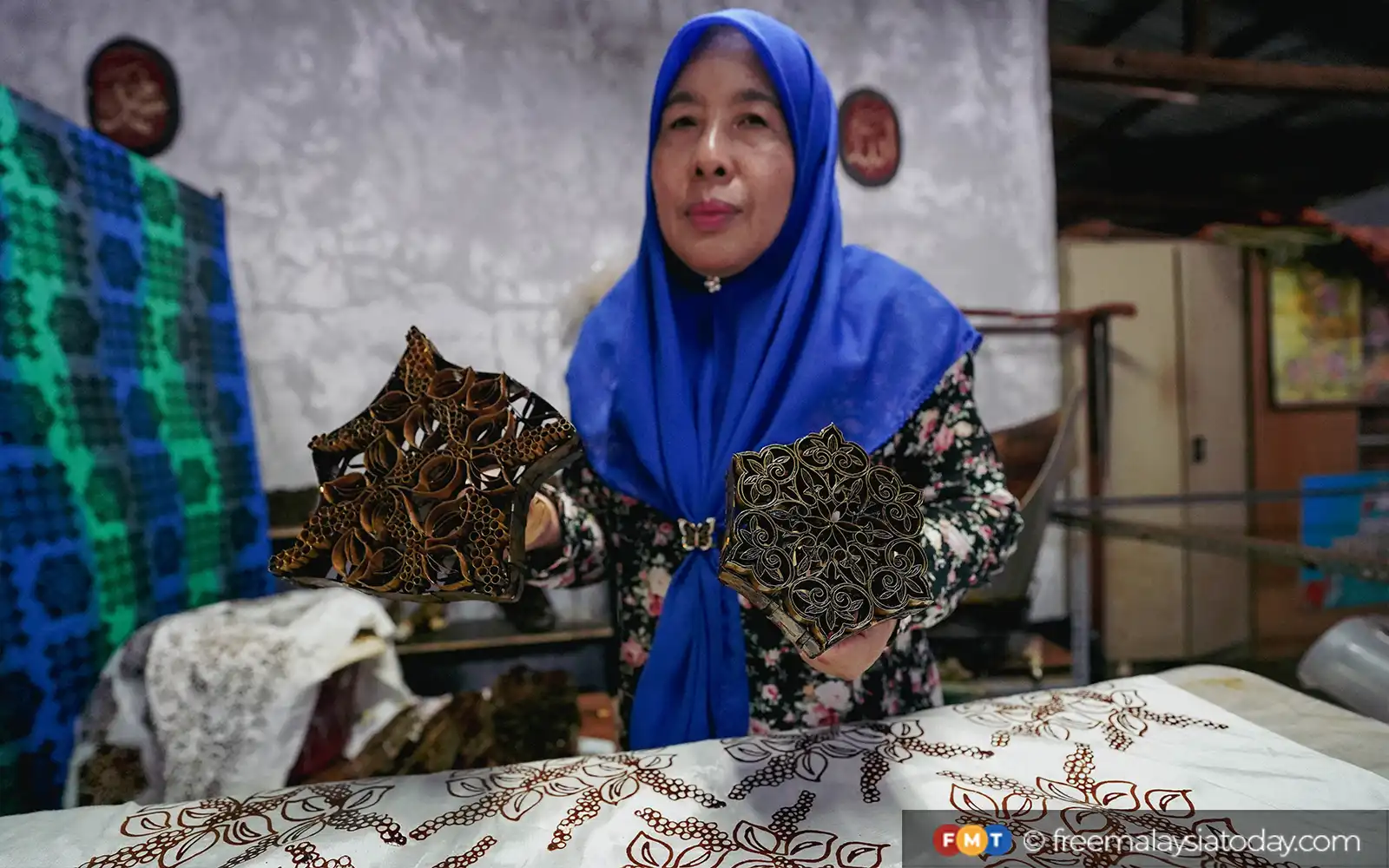 Maimunah angkat batik identiti Johor