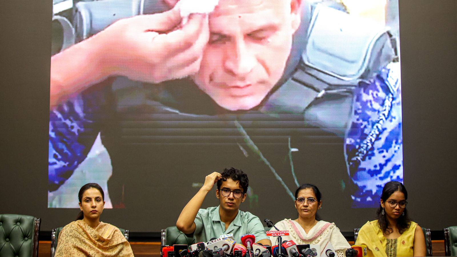 ‘He was almost lynched’: Families of Delhi cops speak out after CJP protest