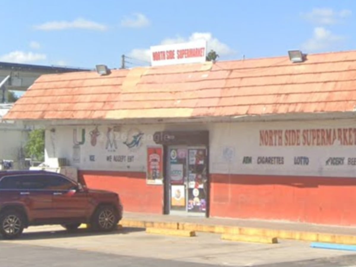 MDSO: Man hospitalized after being found with stab wound outside northwest Miami-Dade market