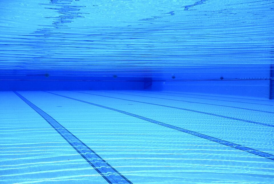 Charlotte swim school aims to prevent drowning deaths with adult classes