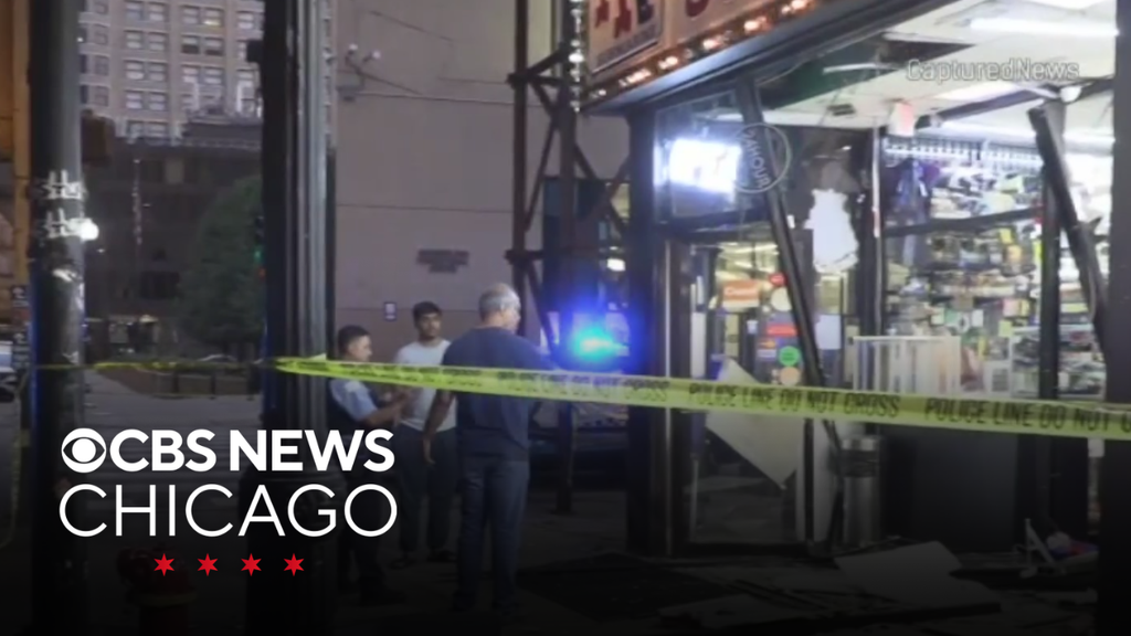 ATM stolen during smash-and-grab in downtown Chicago