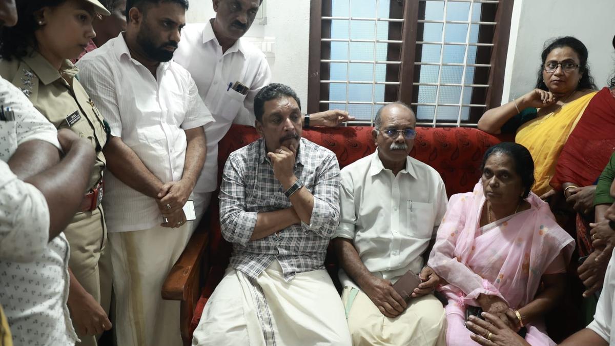 Gaur attack: Minister Shibu Baby John visits bereaved family in Kulathupuzha