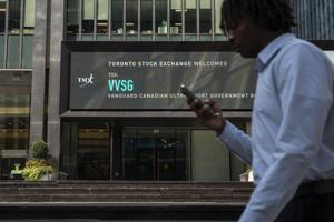 Tech, basic materials weigh on S&P/TSX composite; U.S. markets up