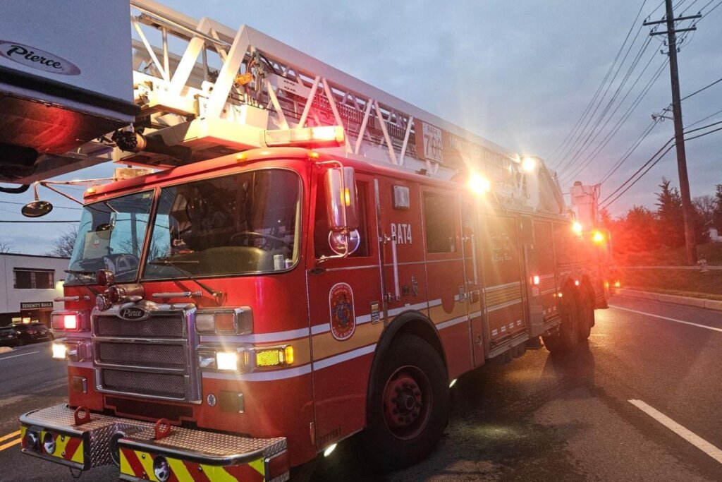 1 killed, 1 seriously injured in crash in Four Corners, Md.
